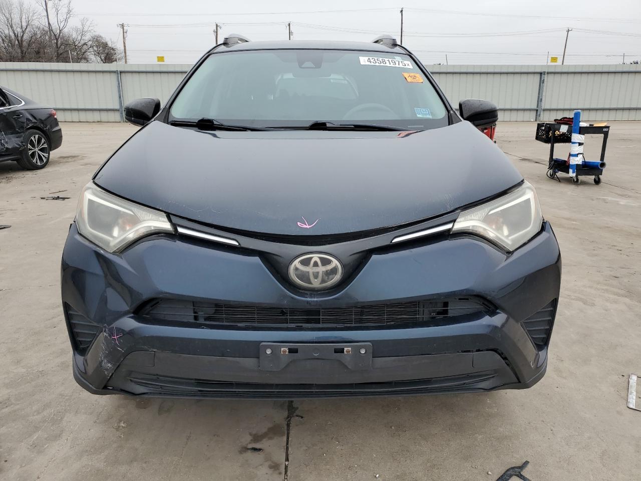 2017 TOYOTA RAV4 LE - Фото 5