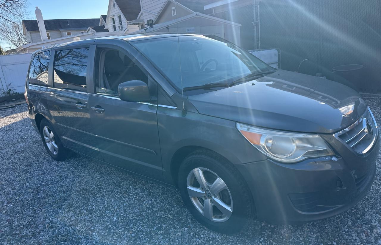 2010 VOLKSWAGEN ROUTAN SE