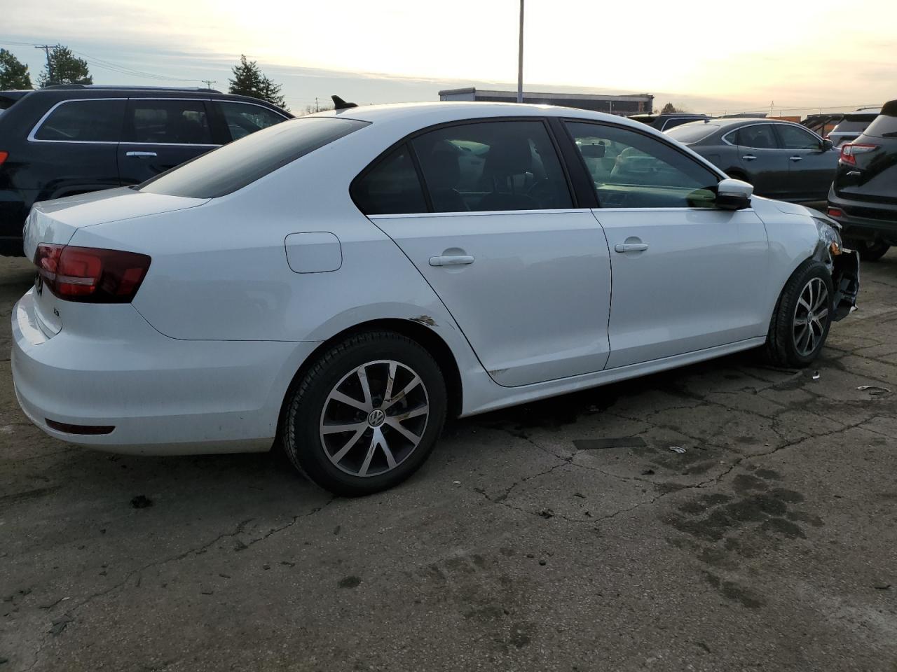 2017 VOLKSWAGEN JETTA SE - Image 3