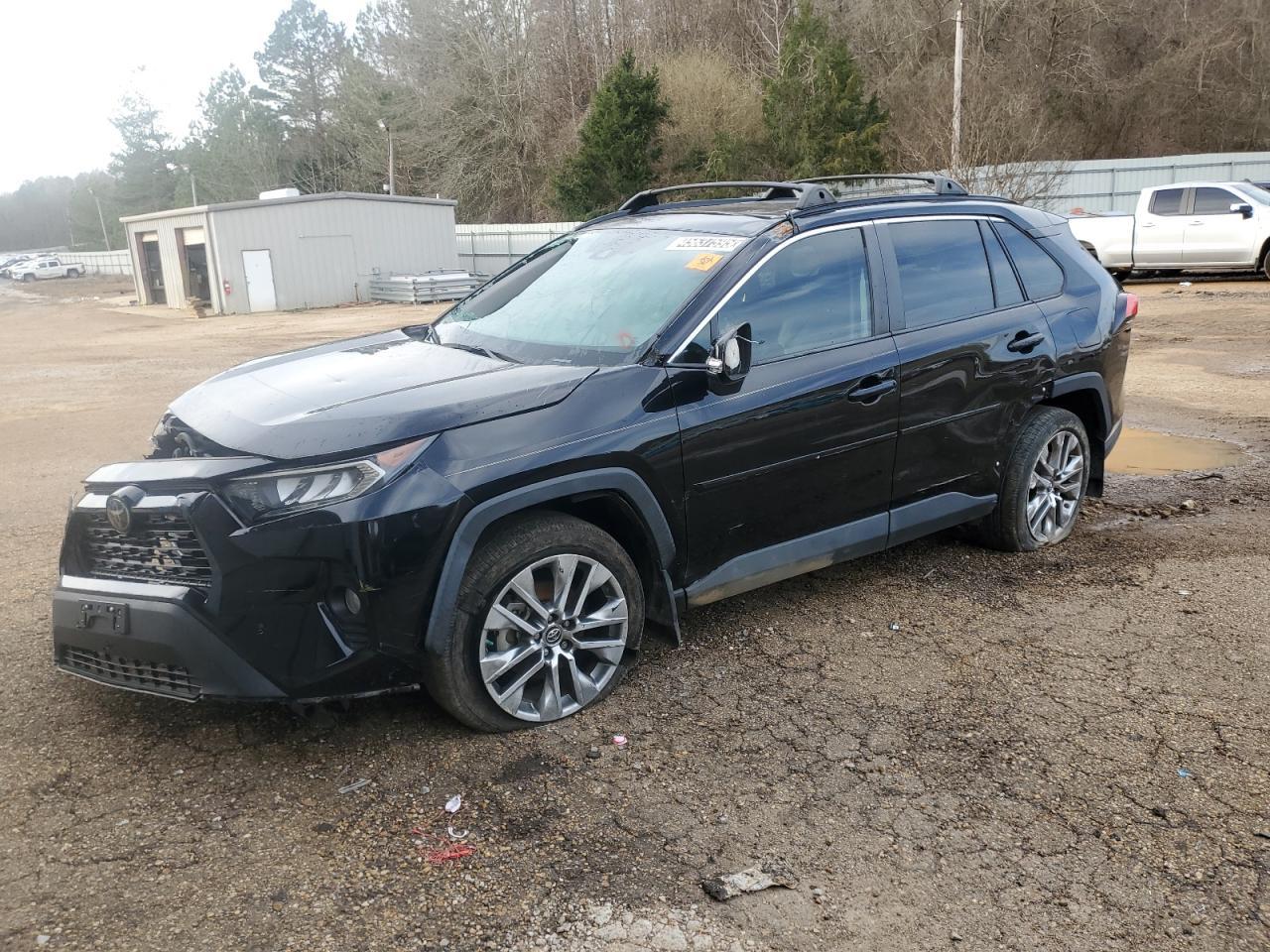 2019 TOYOTA RAV4 XLE P