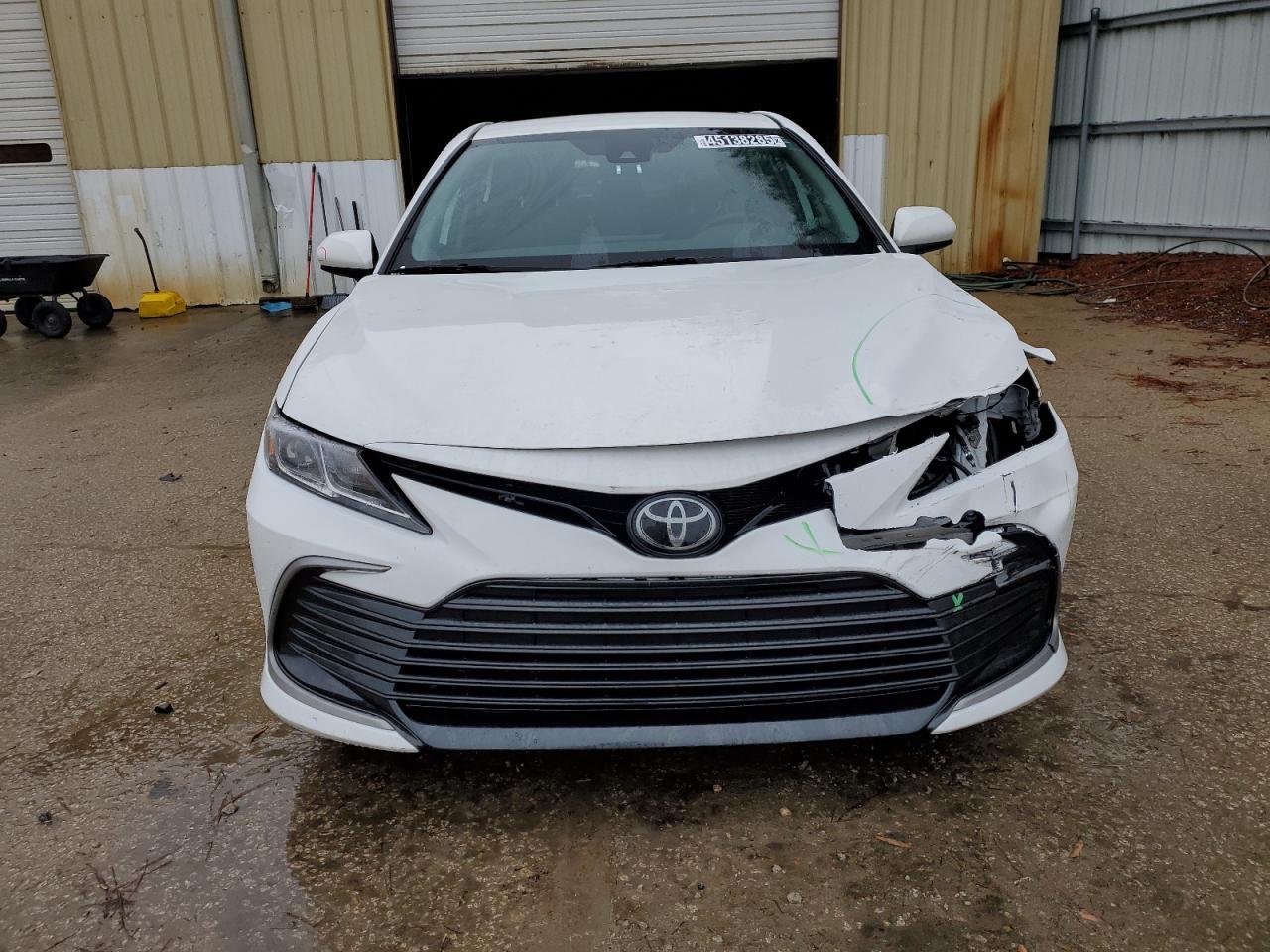 2023 TOYOTA CAMRY LE - Фото 5