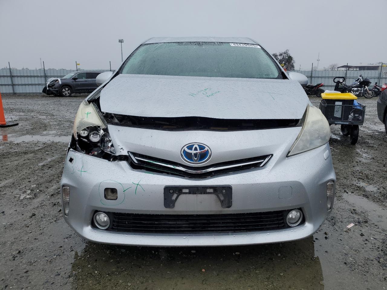 2013 TOYOTA PRIUS V - Image 5