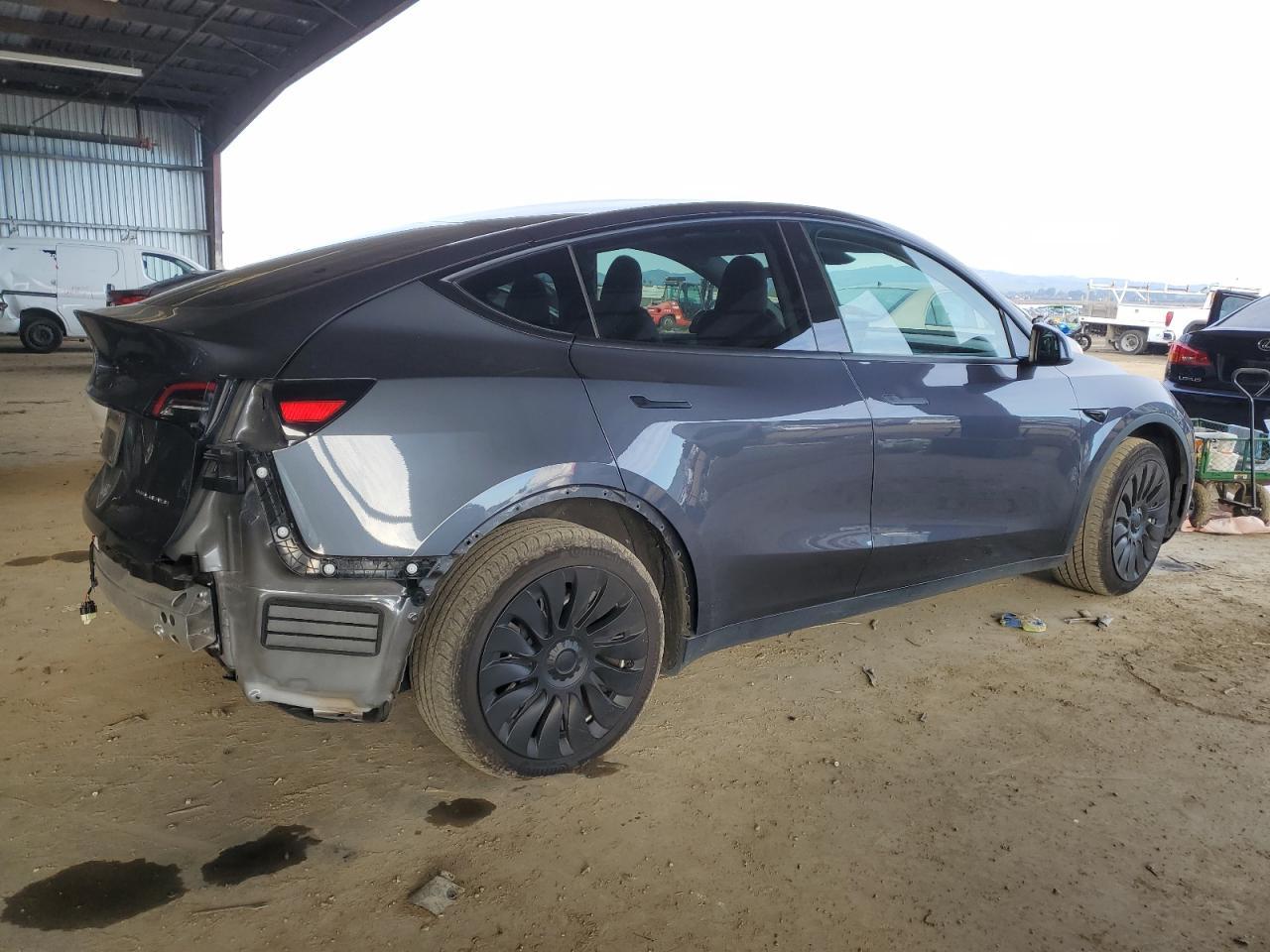 2023 TESLA MODEL Y - Image 3