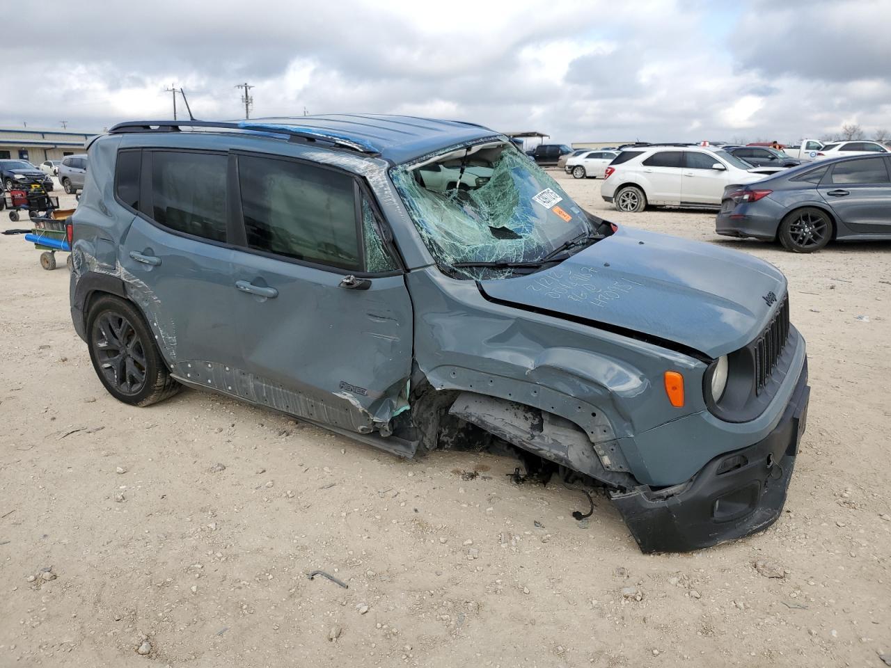 2018 JEEP RENEGADE L - Image 4