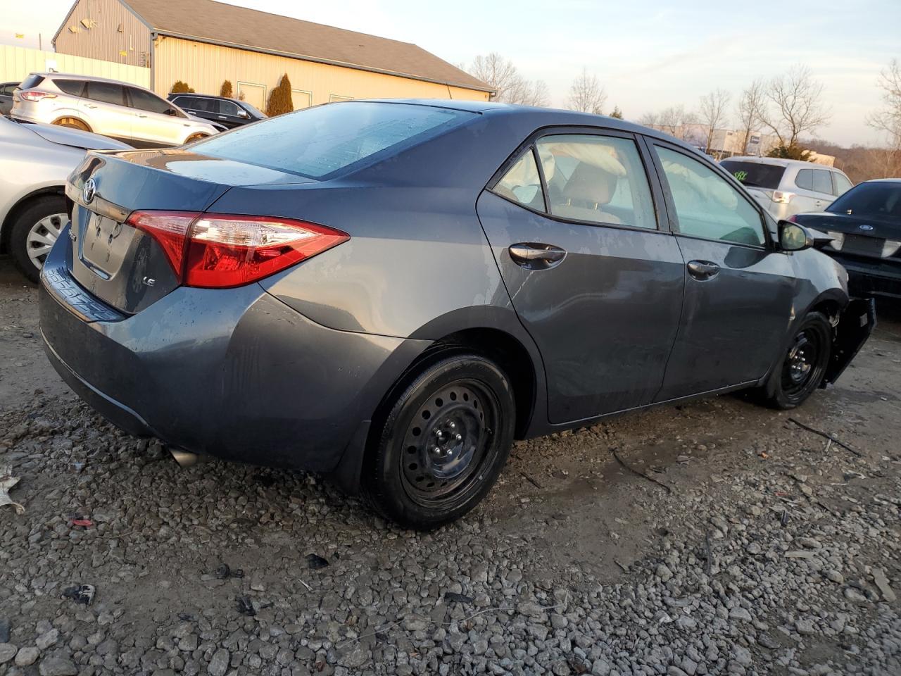 2018 TOYOTA COROLLA L - Фото 3