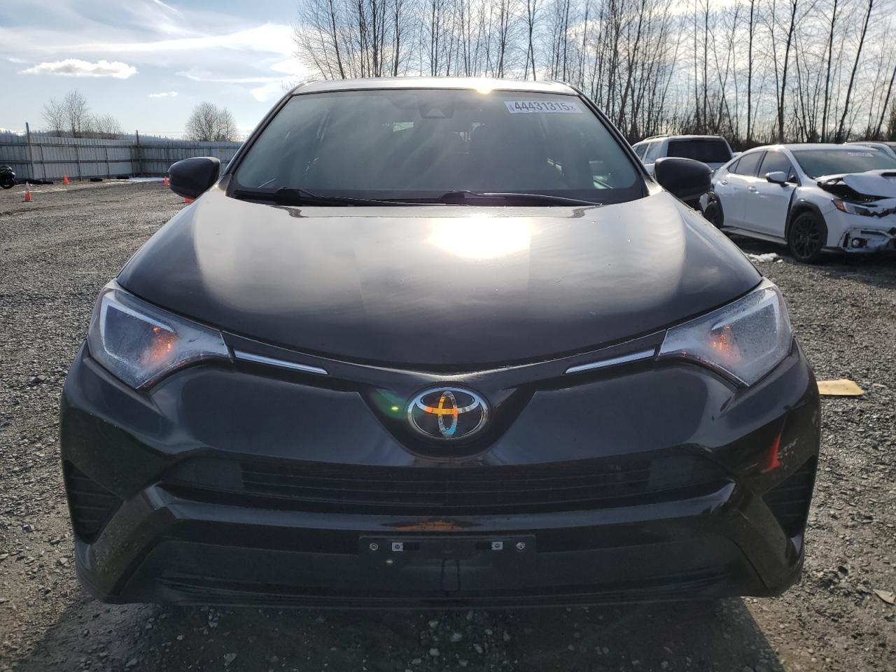 2018 TOYOTA RAV4 LE - Фото 5