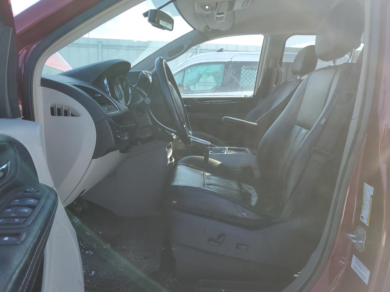2014 CHRYSLER TOWN & COU - Фото 7