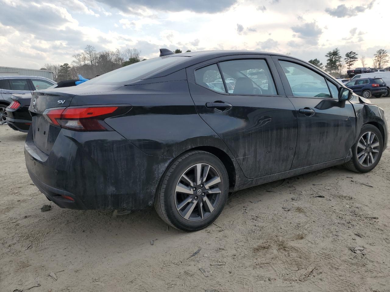 2021 NISSAN VERSA SV - Фото 3