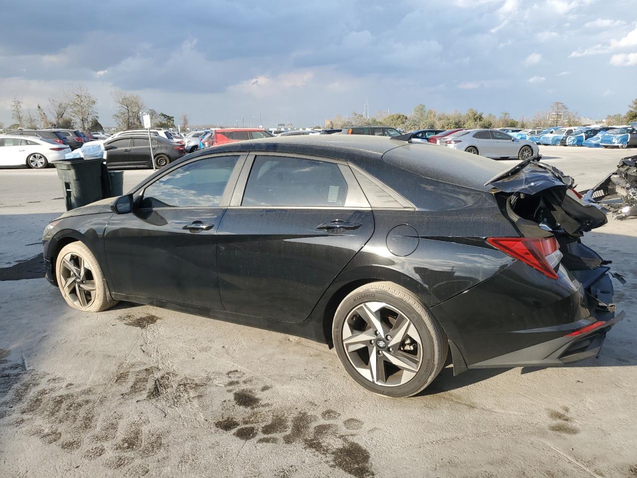 2023 HYUNDAI ELANTRA SE - Фото 2