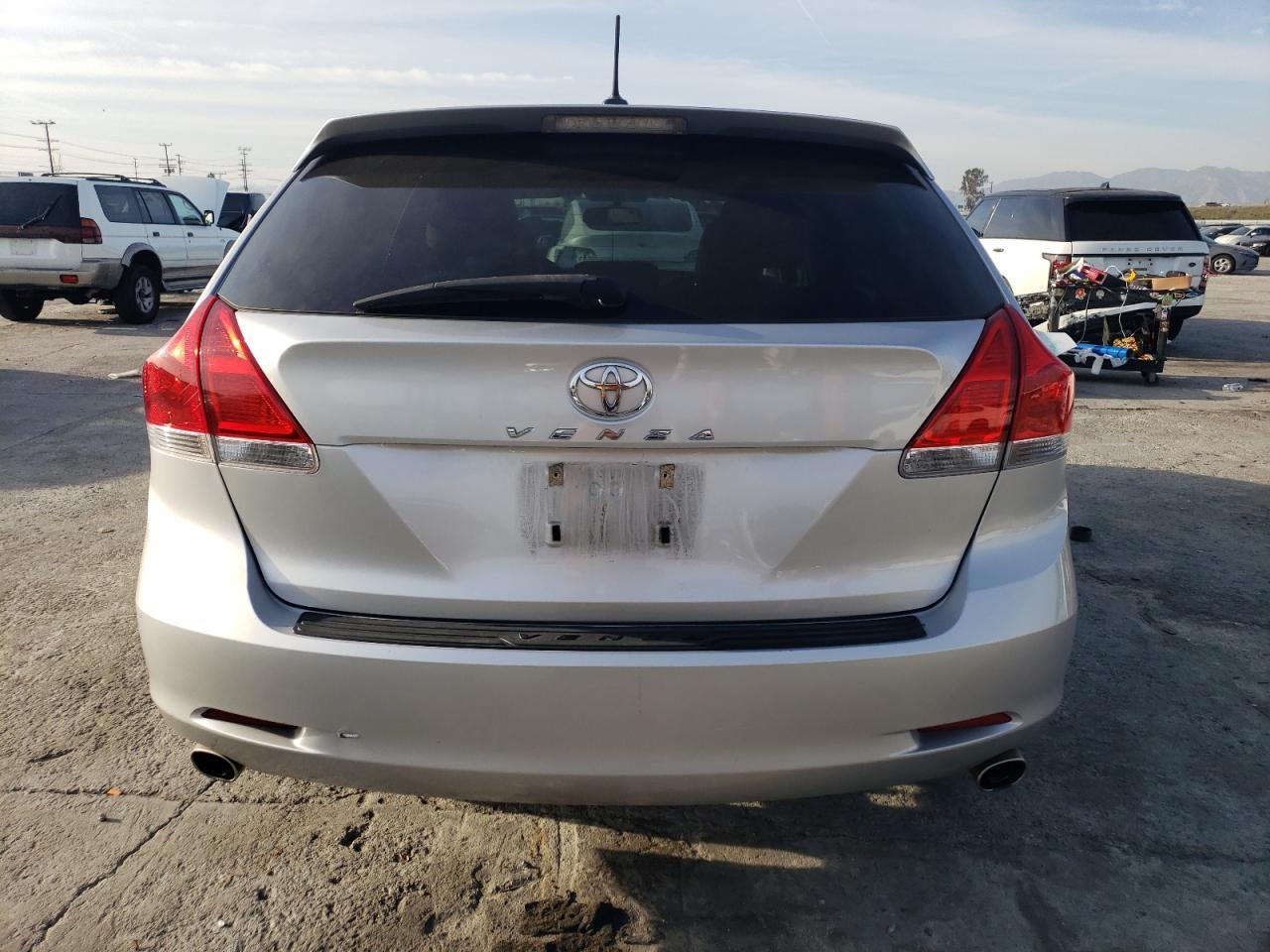 2011 TOYOTA VENZA - Фото 6