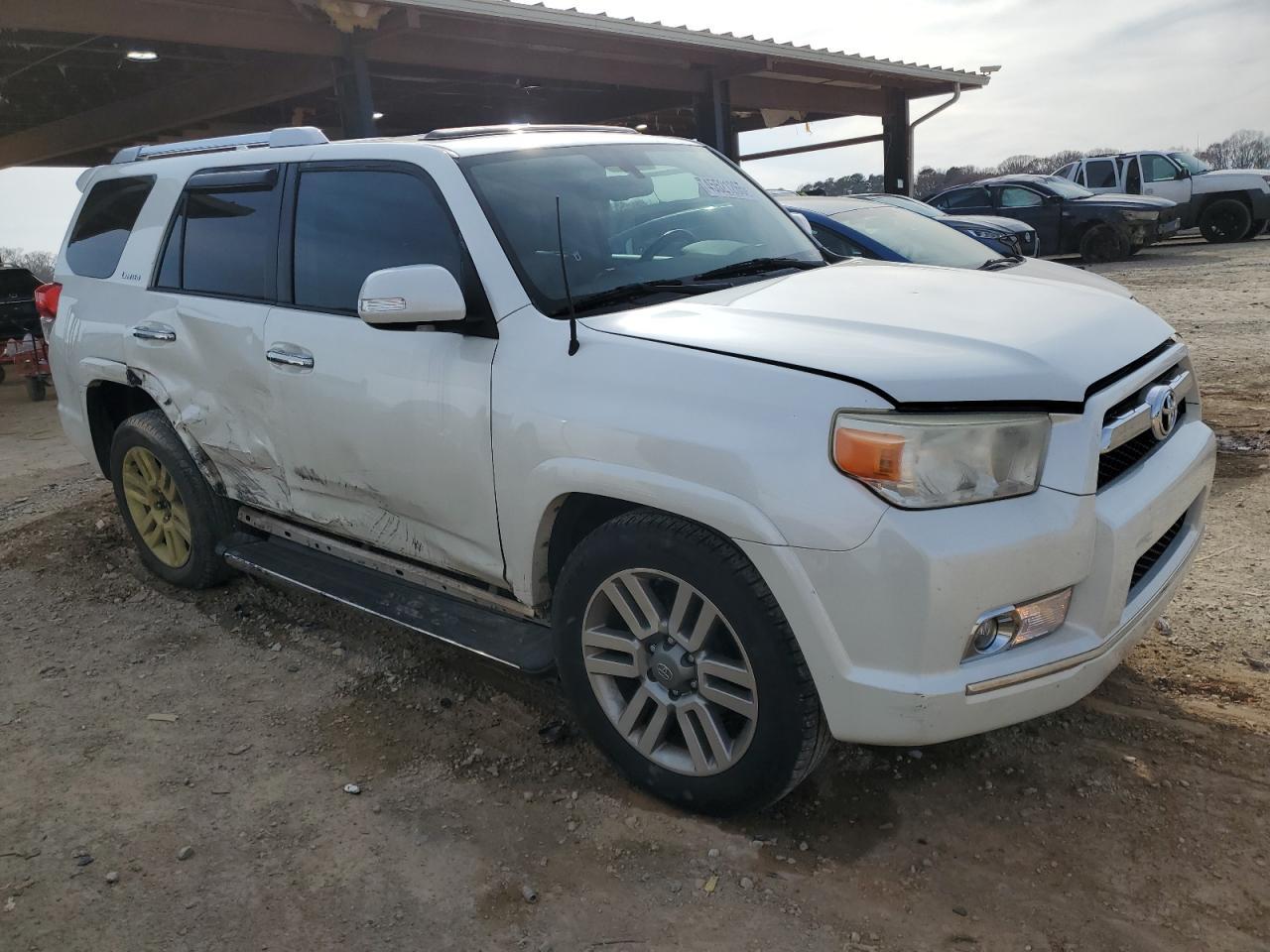 2011 TOYOTA 4RUNNER SR - Image 4