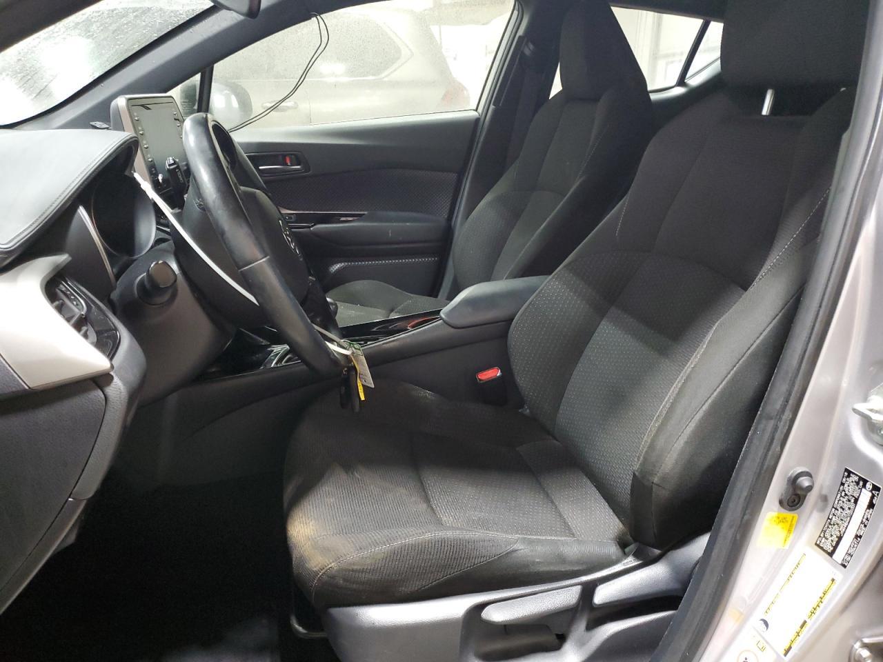 2019 TOYOTA C-HR XLE - Image 7