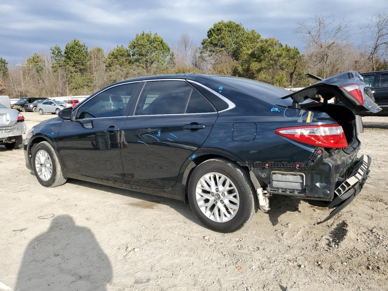 2016 TOYOTA CAMRY LE - Image 2