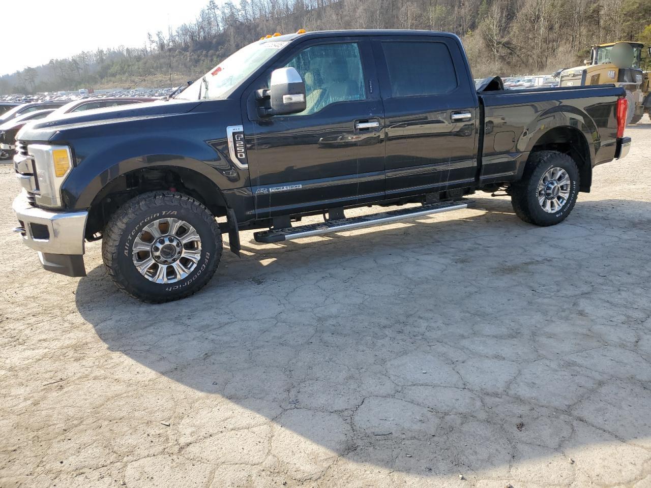 2017 FORD F250 SUPER