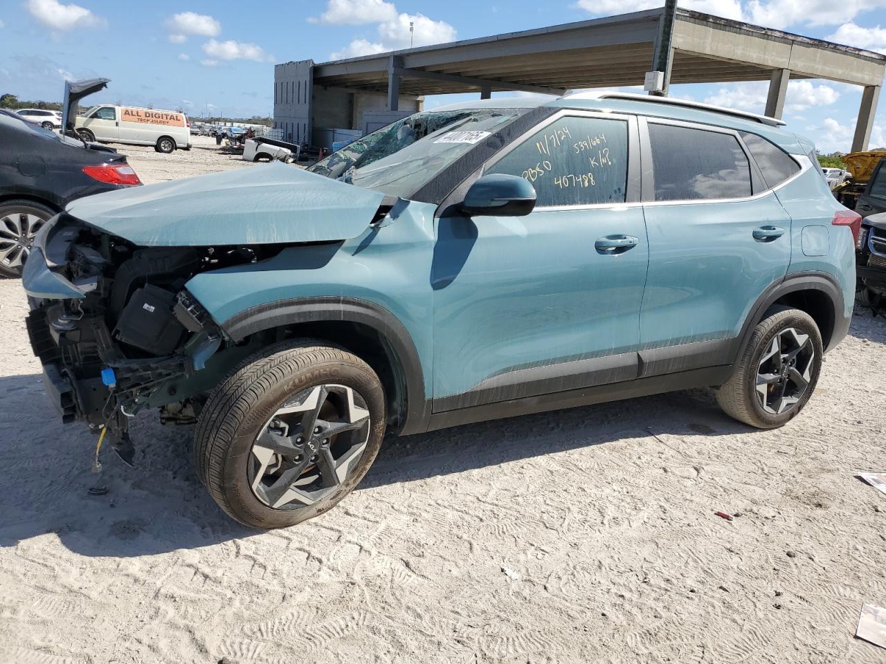 2024 KIA SELTOS EX