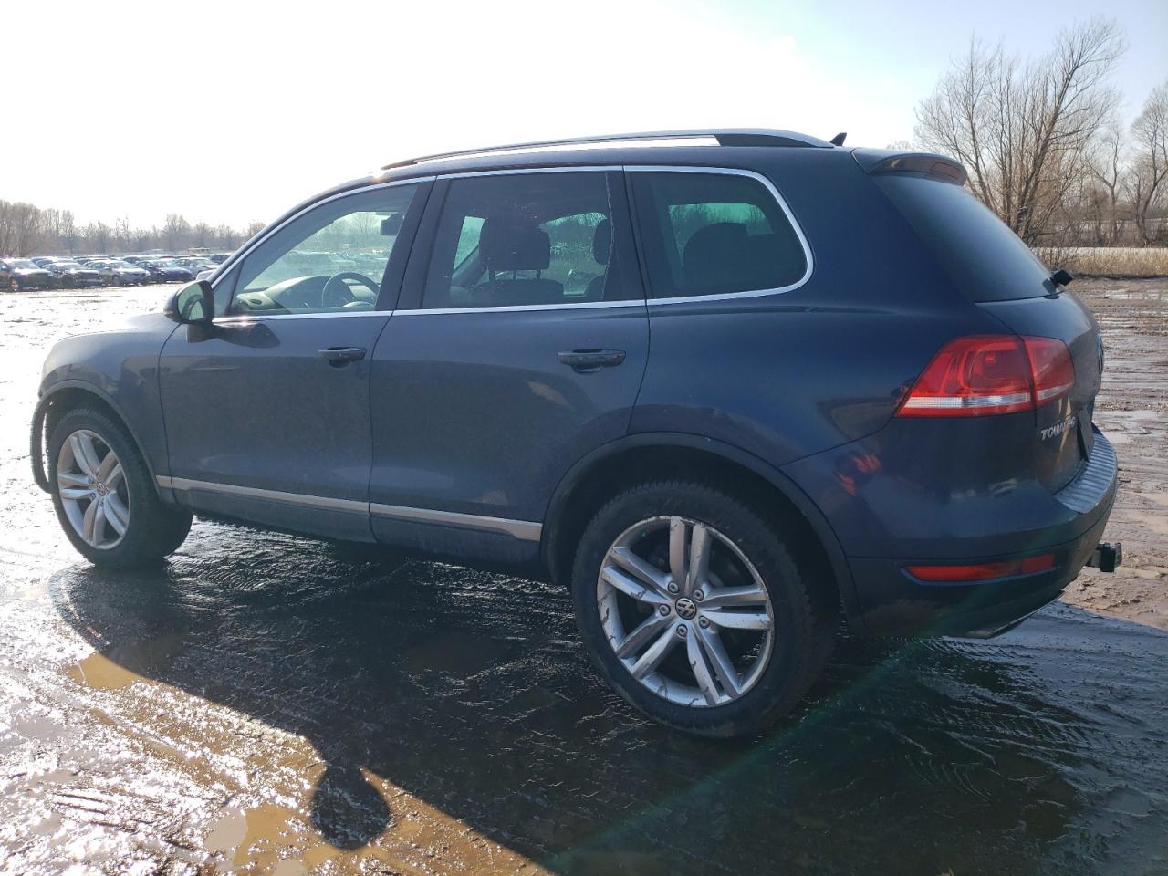 2013 VOLKSWAGEN TOUAREG V6 - Фото 2