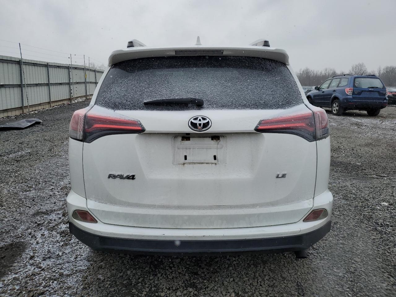 2016 TOYOTA RAV4 LE - Фото 6