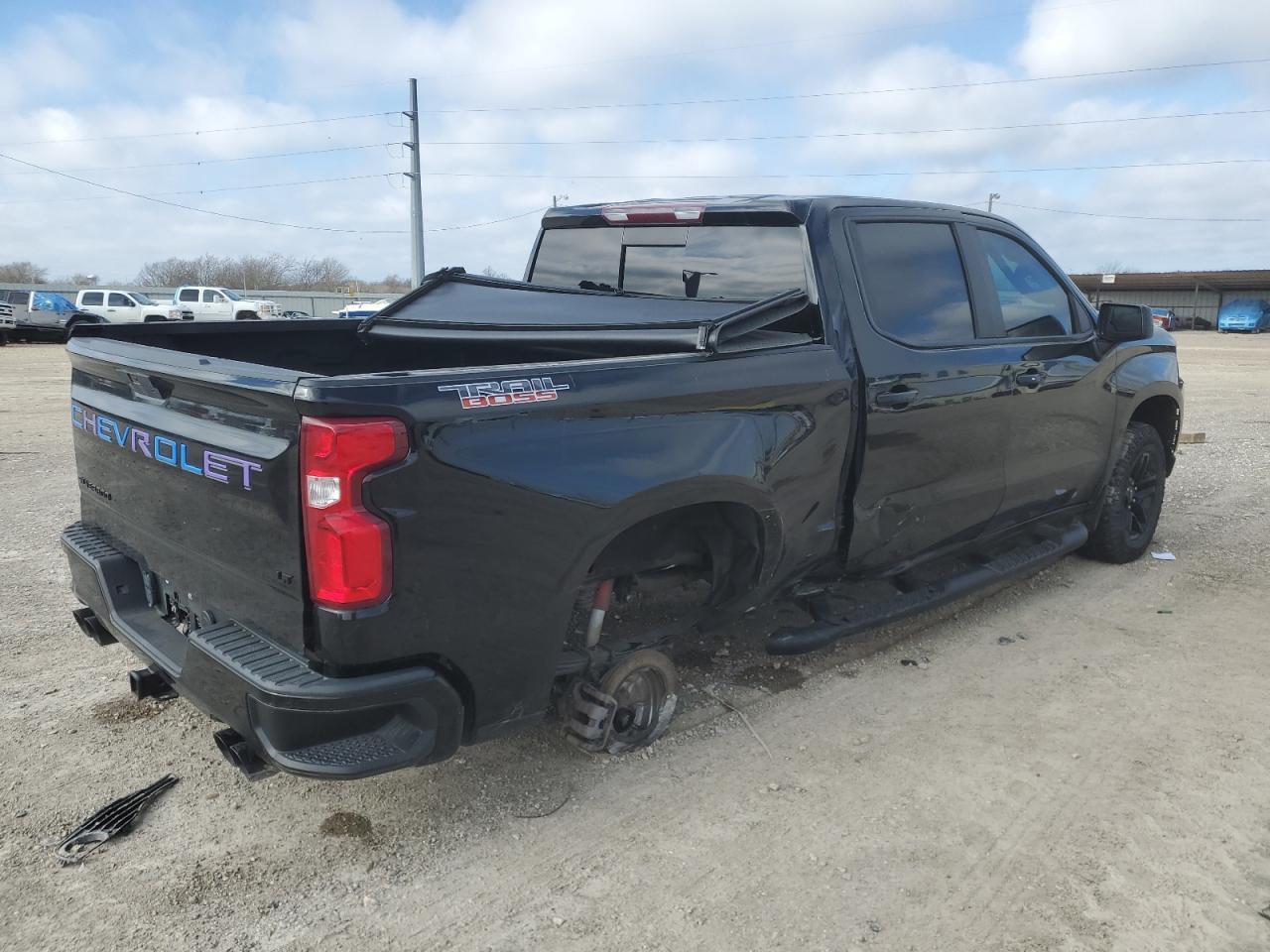 2021 CHEVROLET SILVERADO - Фото 3