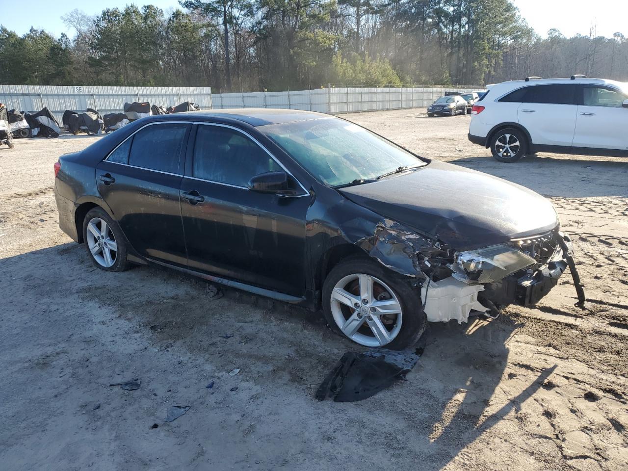2014 TOYOTA CAMRY L - Фото 4