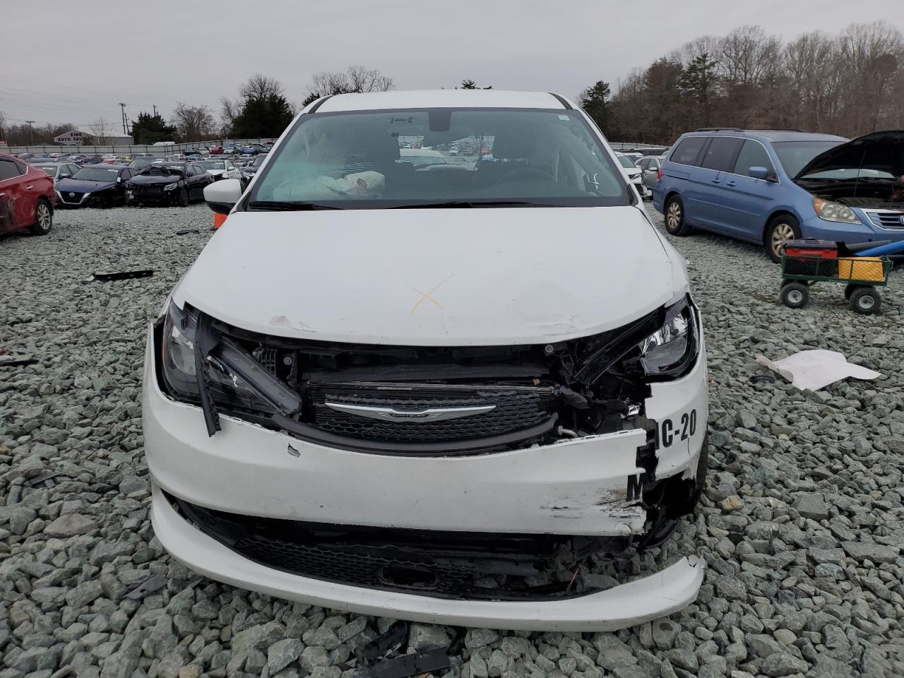 2022 CHRYSLER VOYAGER LX - Фото 5