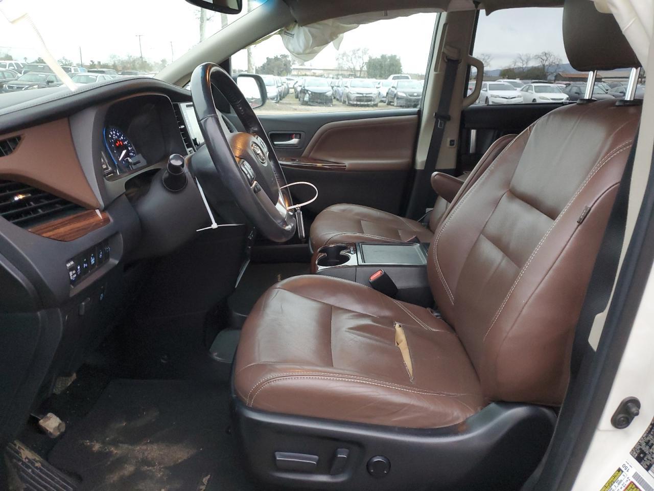 2015 TOYOTA SIENNA XLE - Фото 7
