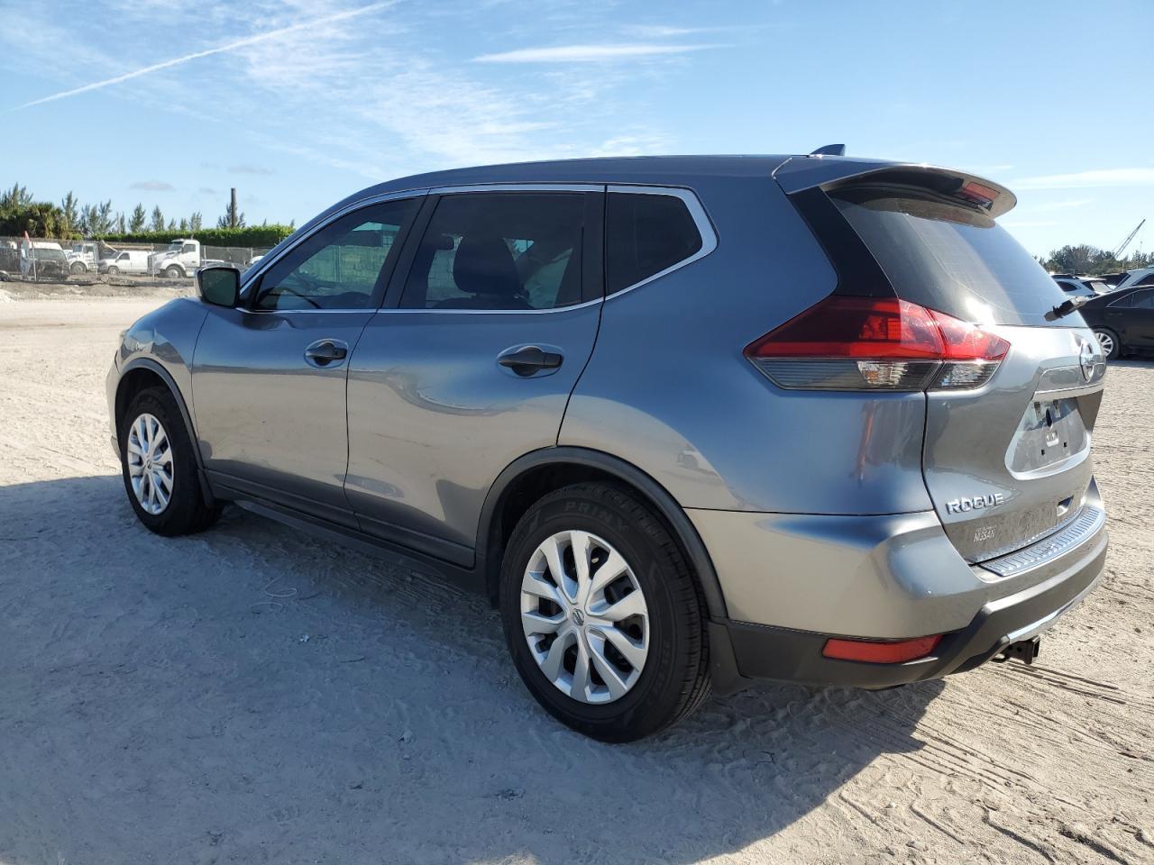 2018 NISSAN ROGUE S - Фото 2