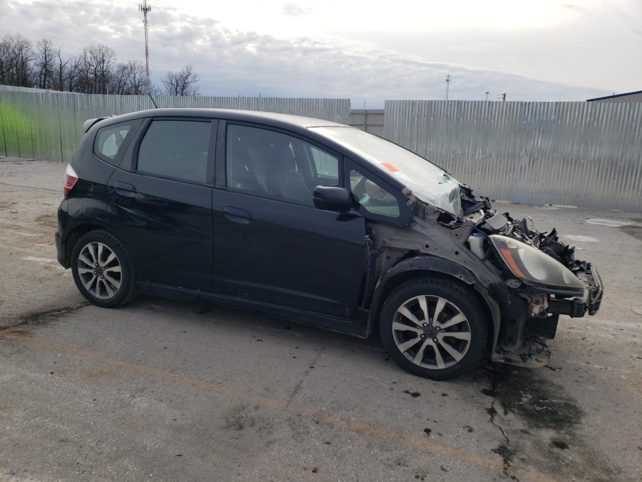 2013 HONDA FIT SPORT - Фото 4