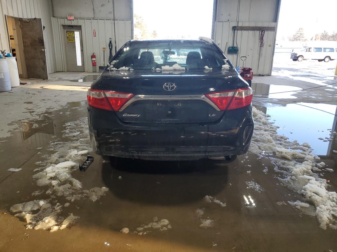 2017 TOYOTA CAMRY LE - Фото 6