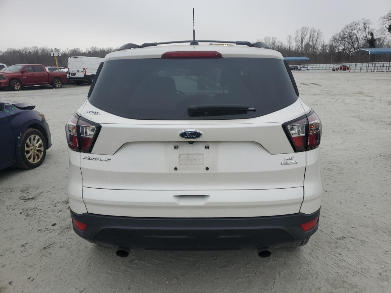 2017 FORD ESCAPE SE - Фото 6