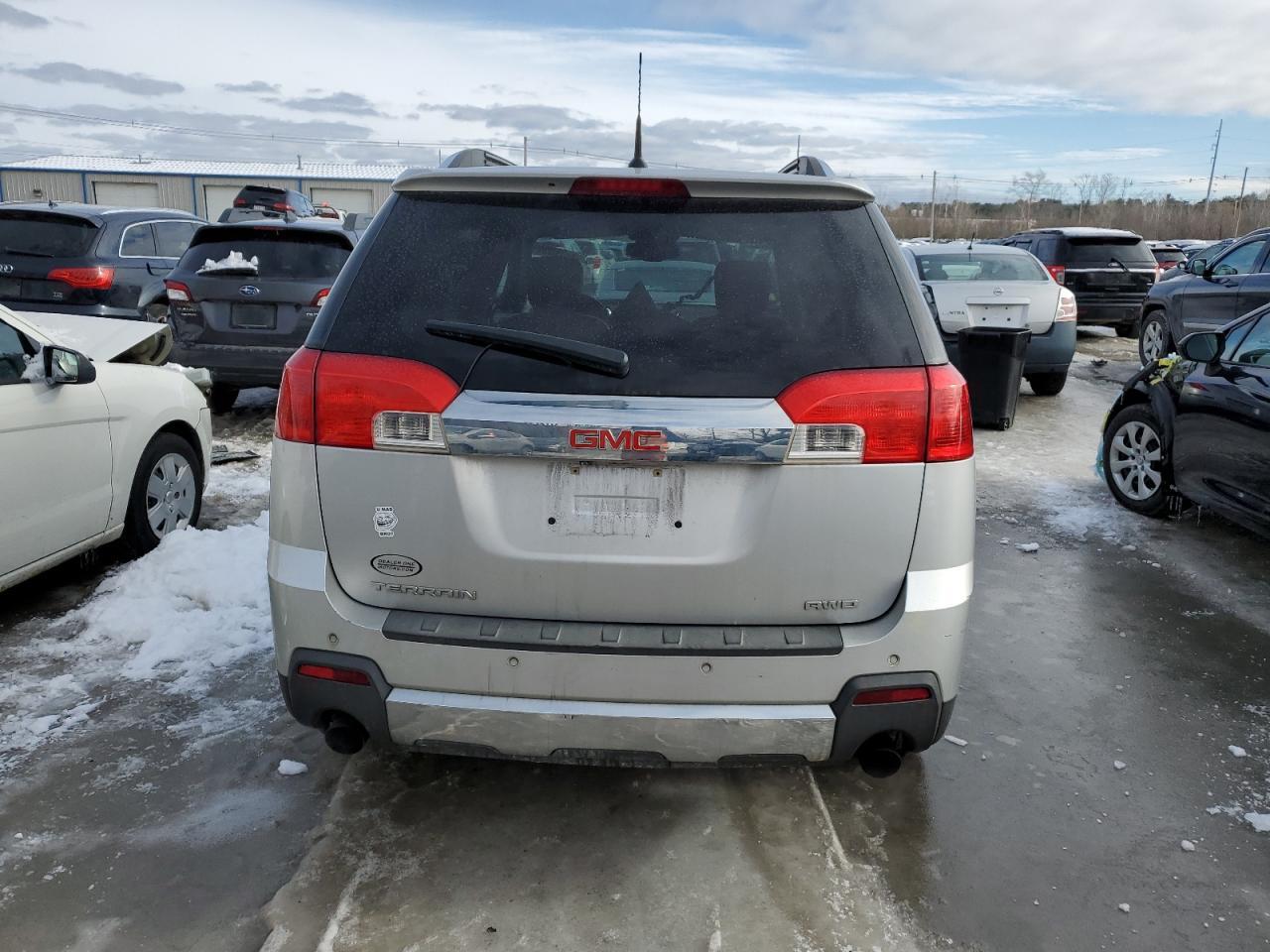 2012 GMC TERRAIN SL - Image 6