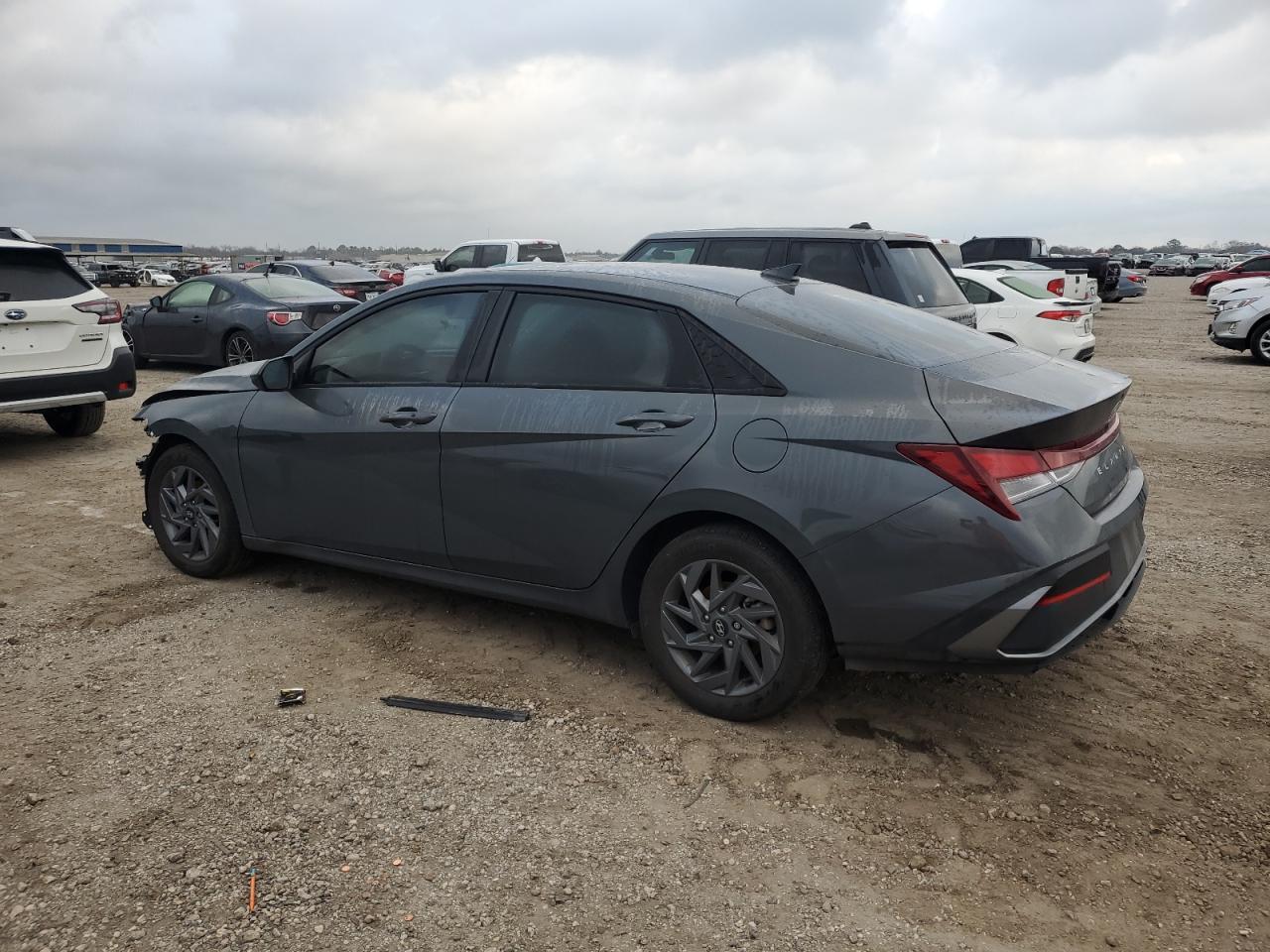 2024 HYUNDAI ELANTRA SE - Фото 2