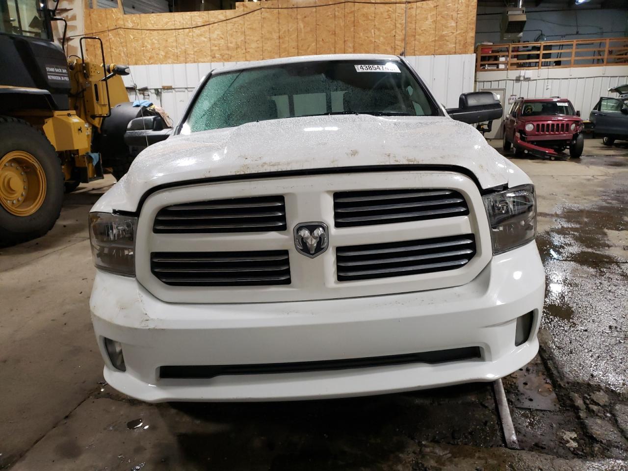 2017 RAM 1500 SPORT - Фото 5