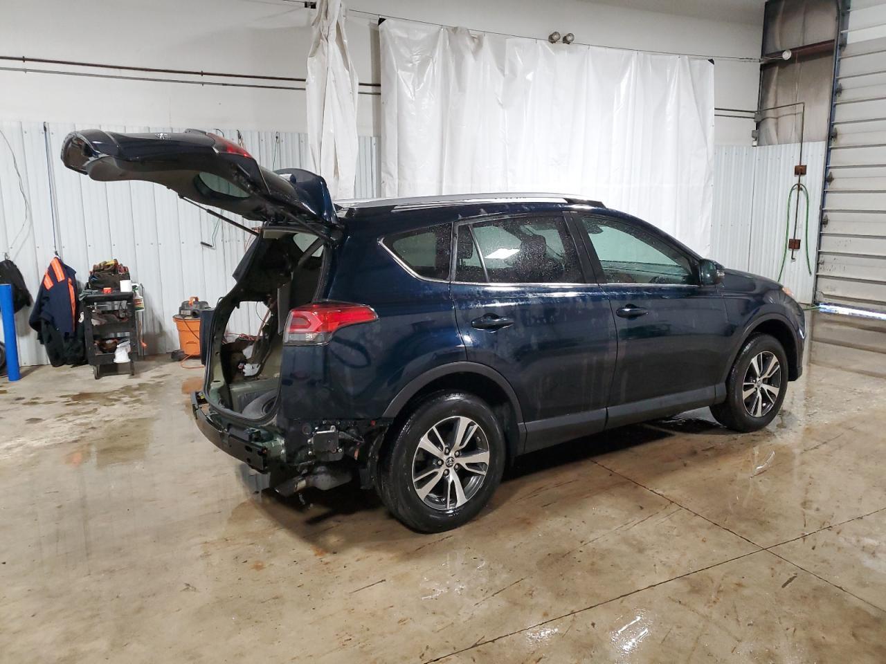 2017 TOYOTA RAV4 XLE - Image 3