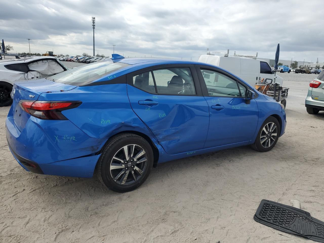 2021 NISSAN VERSA SV - Фото 3