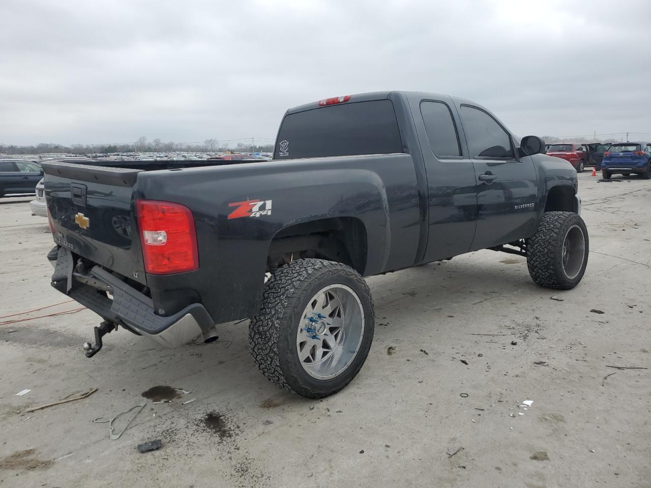 2013 CHEVROLET SILVERADO - Image 3
