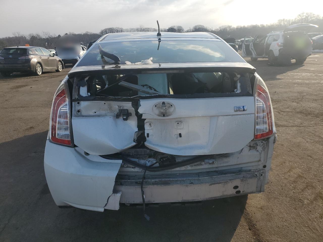 2015 TOYOTA PRIUS - Image 6