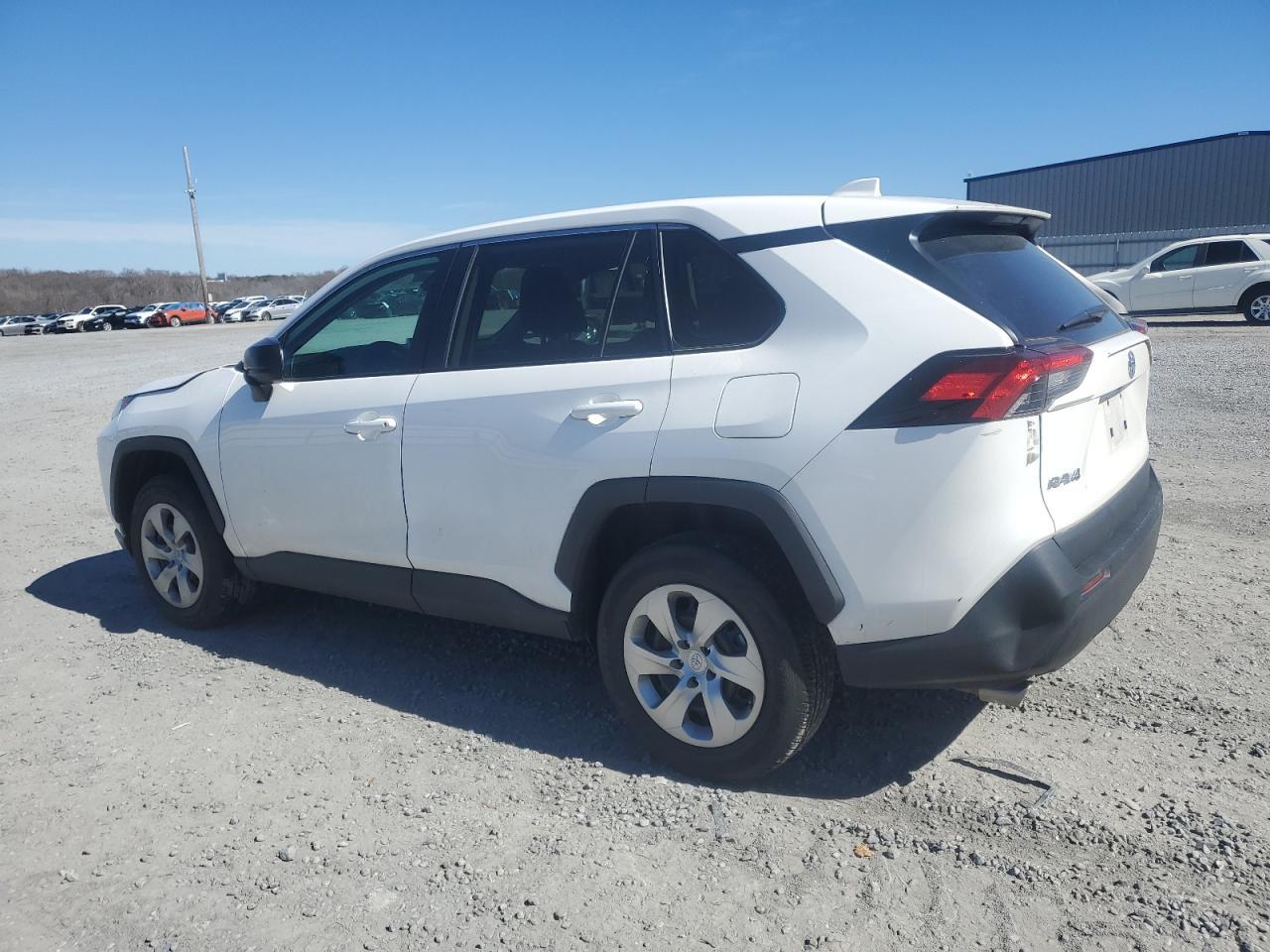 2023 TOYOTA RAV4 LE - Фото 2
