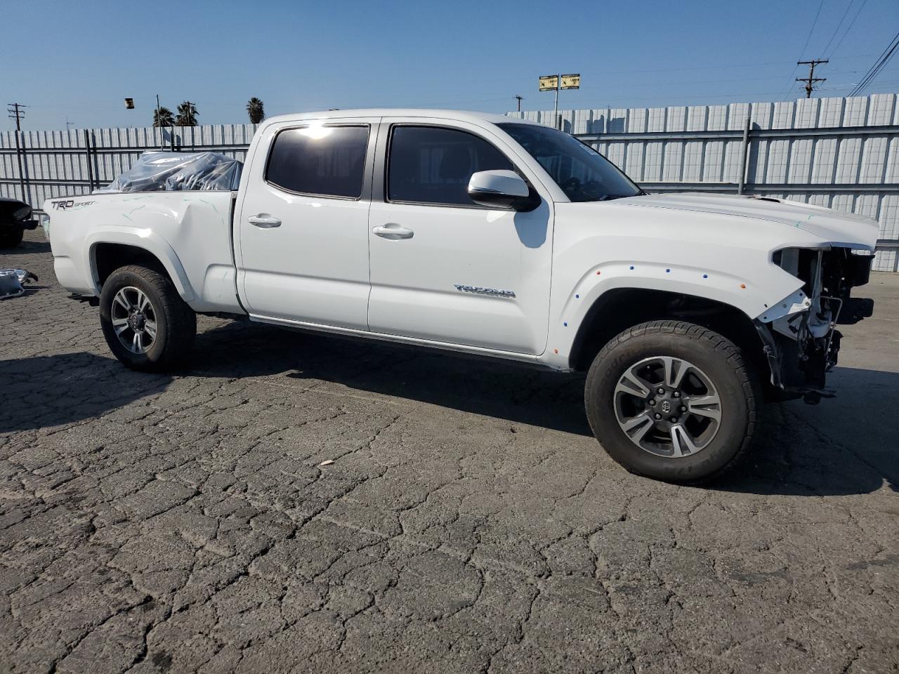 2017 TOYOTA TACOMA DOU - Фото 4