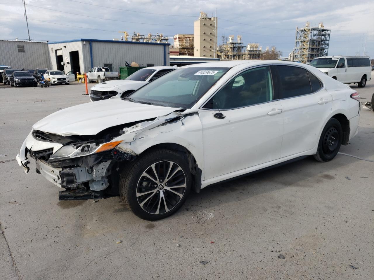 2020 TOYOTA CAMRY SE
