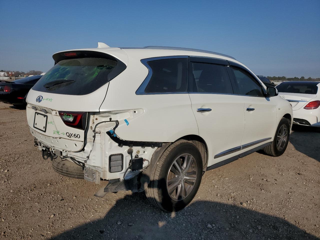 2019 INFINITI QX60 LUXE - Image 3