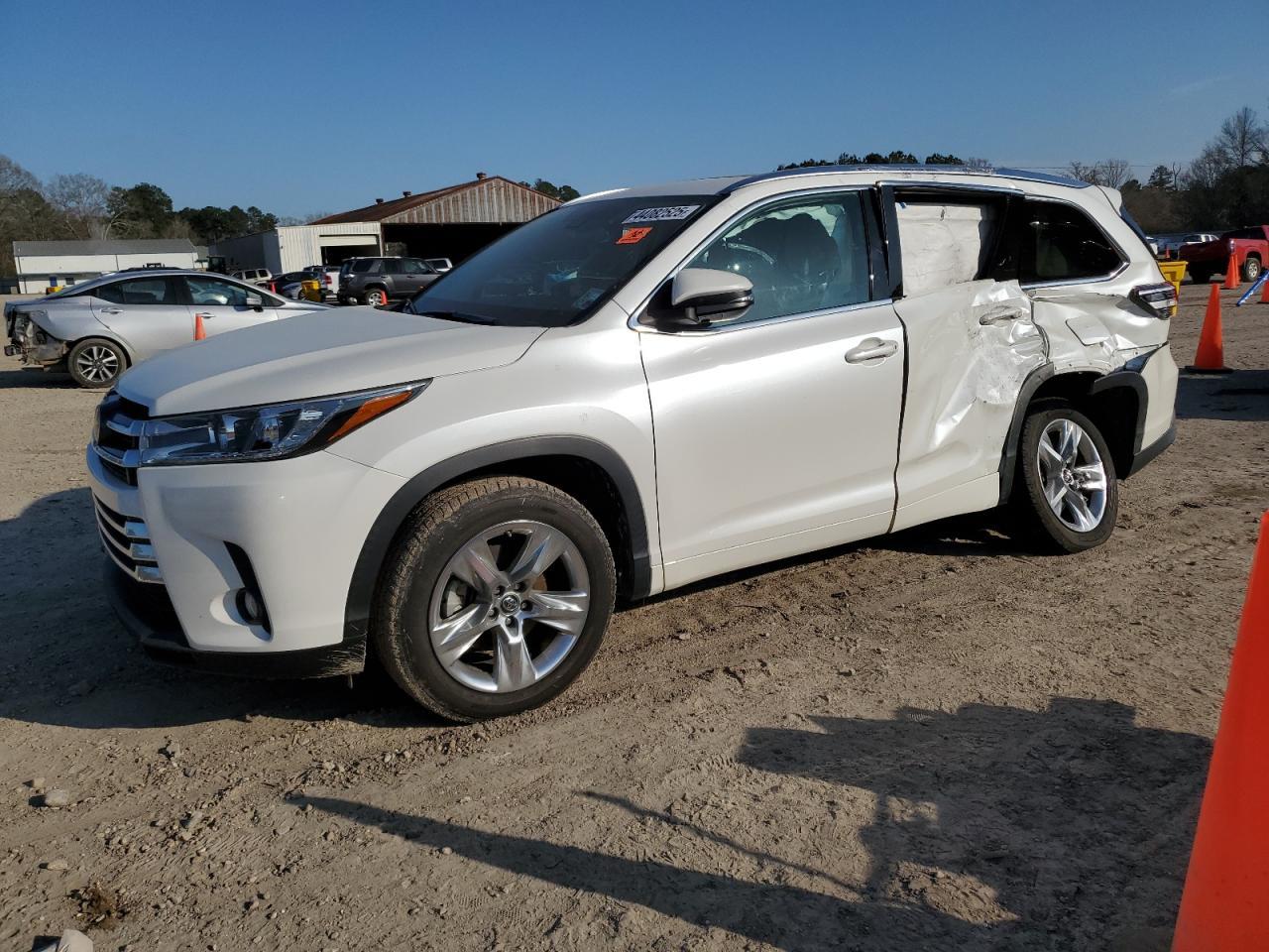 2018 TOYOTA HIGHLANDER