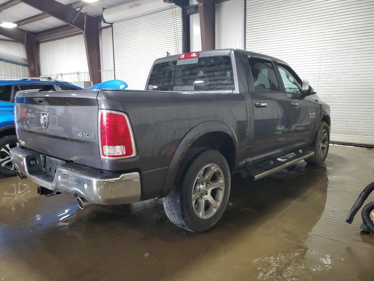 2017 RAM 1500 LARAM - Фото 3