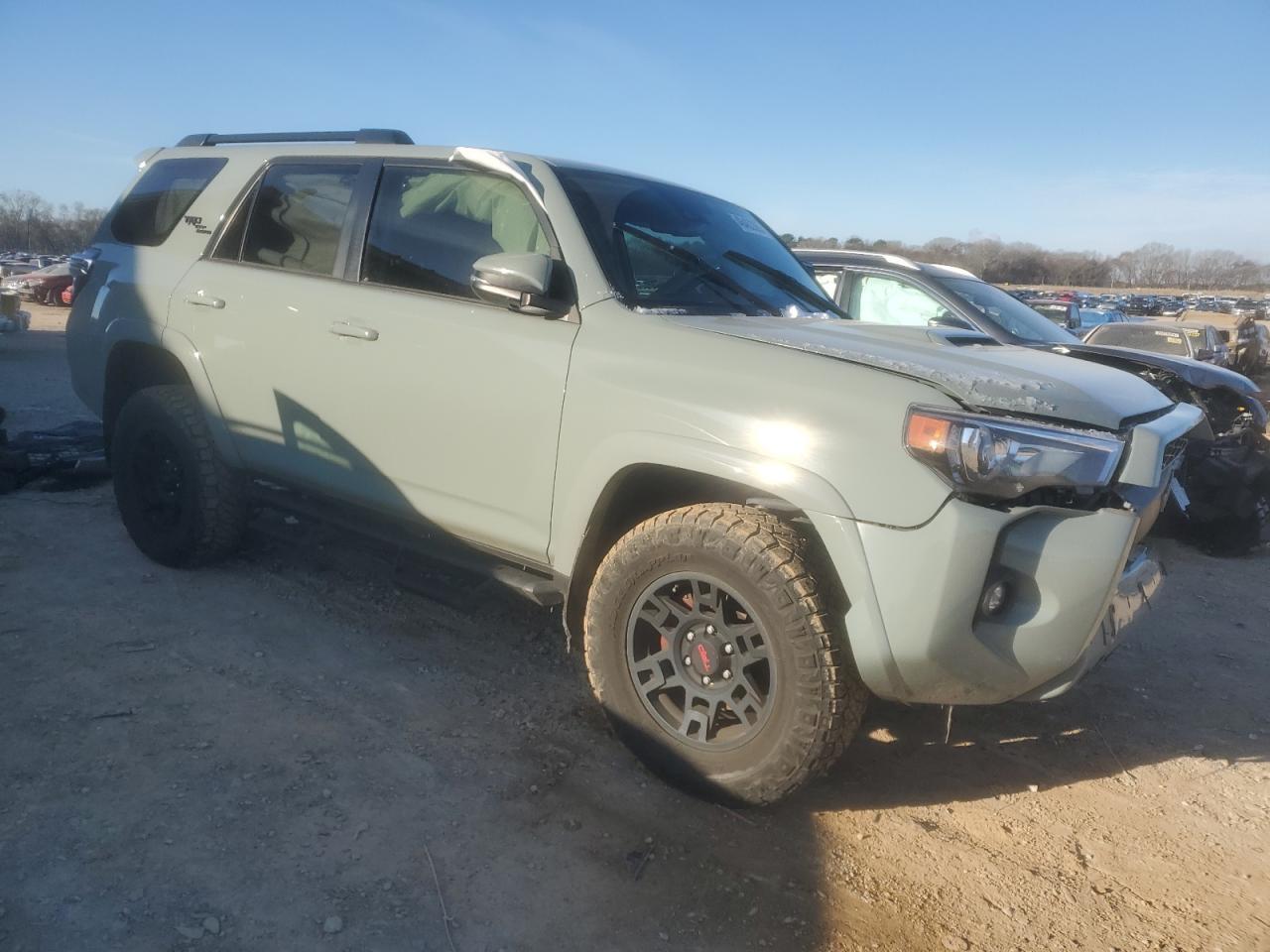 2022 TOYOTA 4RUNNER SR - Фото 4