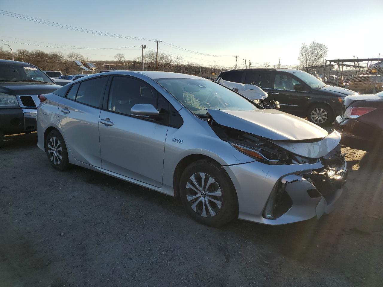 2022 TOYOTA PRIUS PRIM - Фото 4