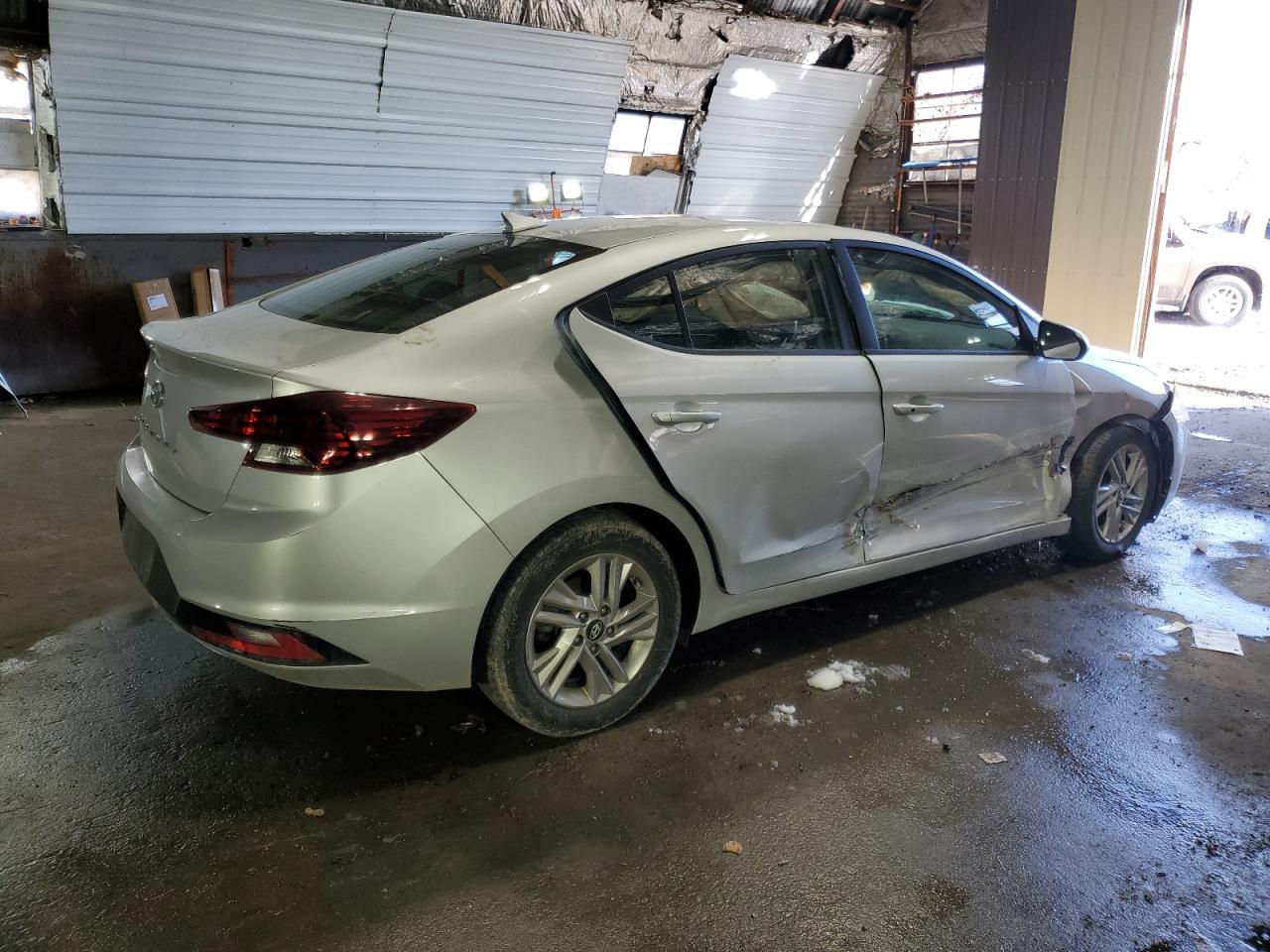 2019 HYUNDAI ELANTRA SE - Image 3