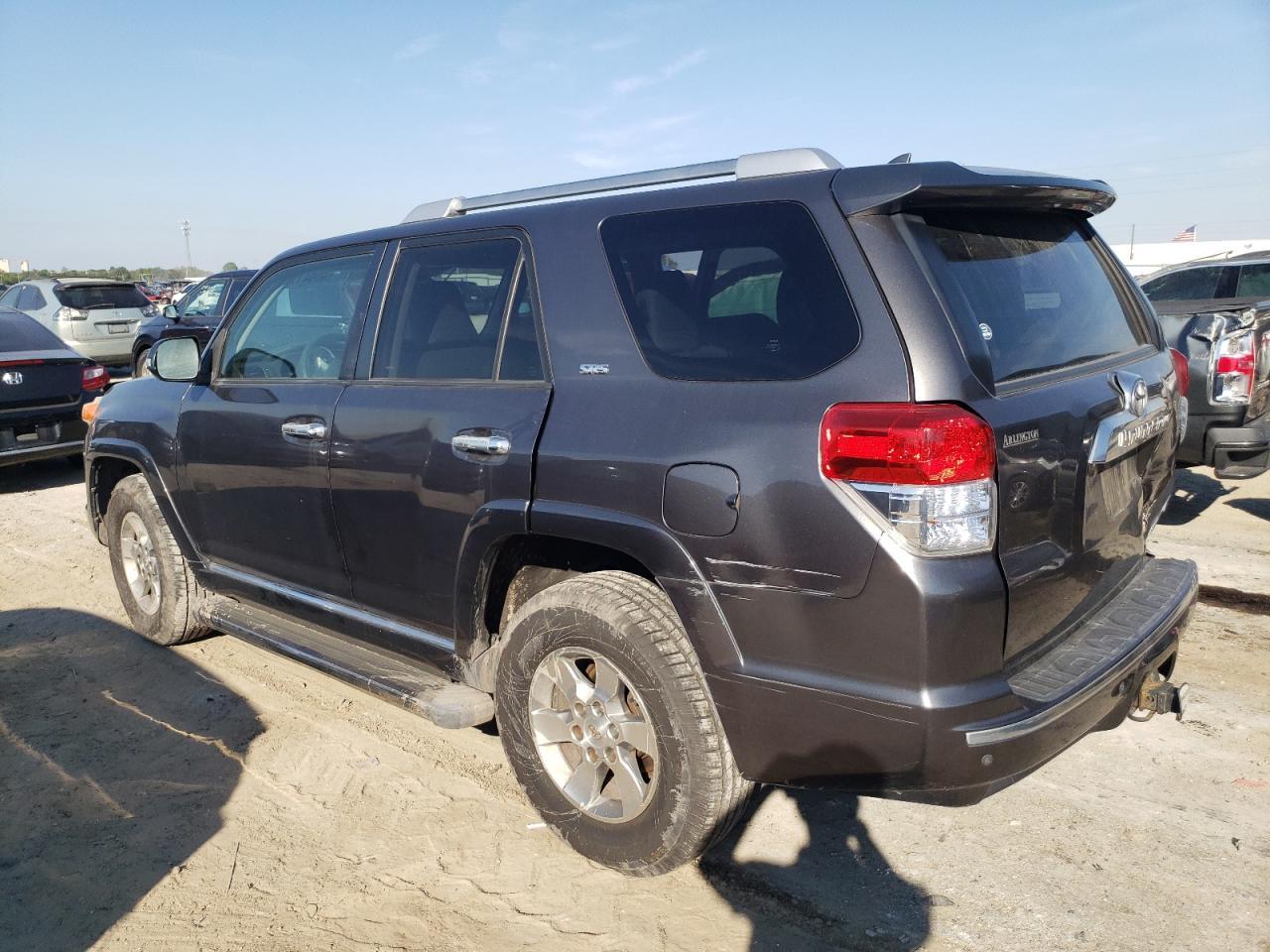 2011 TOYOTA 4RUNNER SR - Image 2