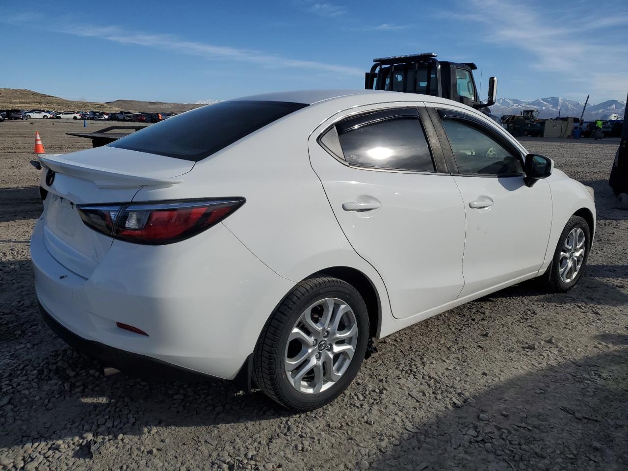 2017 TOYOTA YARIS IA - Image 3