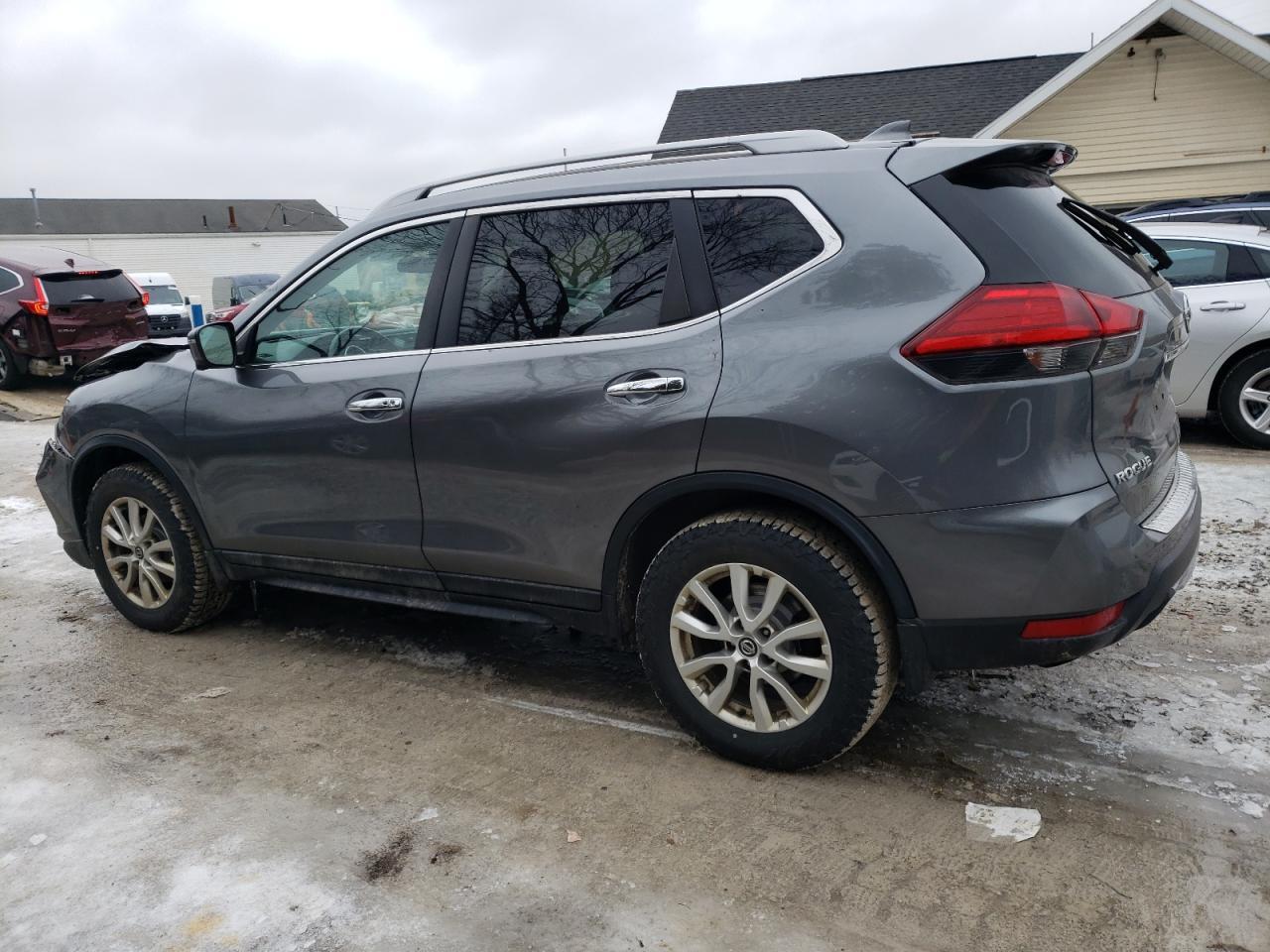2017 NISSAN ROGUE SV - Фото 2