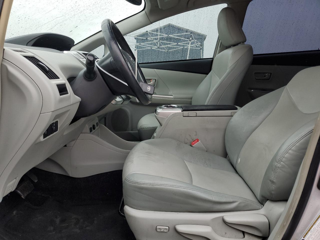 2013 TOYOTA PRIUS V - Image 7