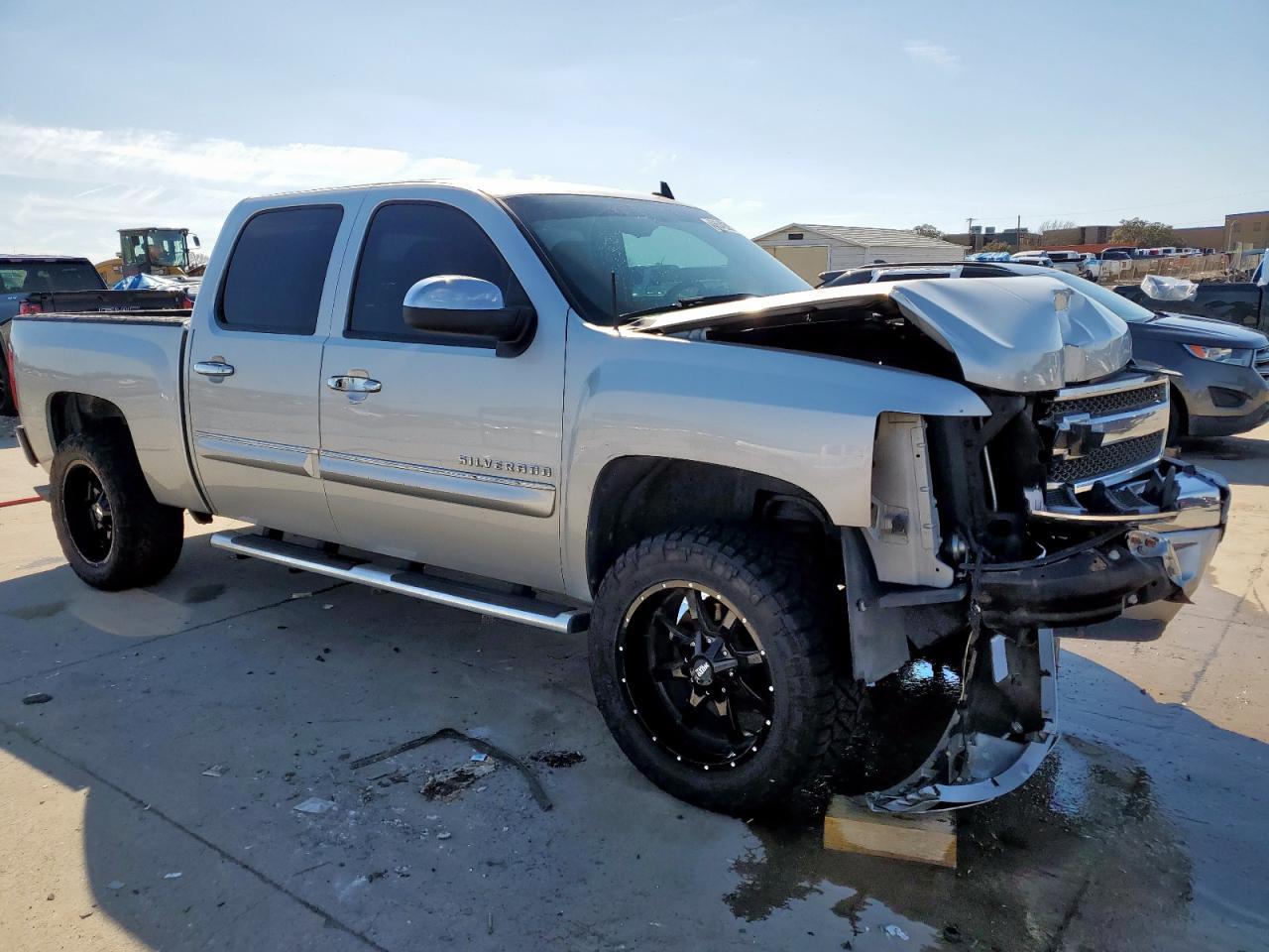 2013 CHEVROLET SILVERADO - Image 4